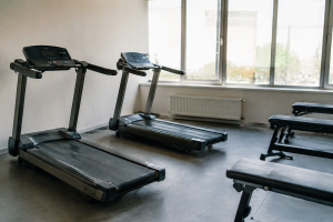Trouver une salle de sport à proximité : méthodes et critères essentiels